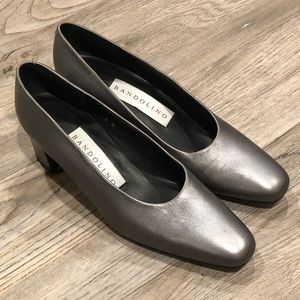 Bandolino metallic gray shoes.